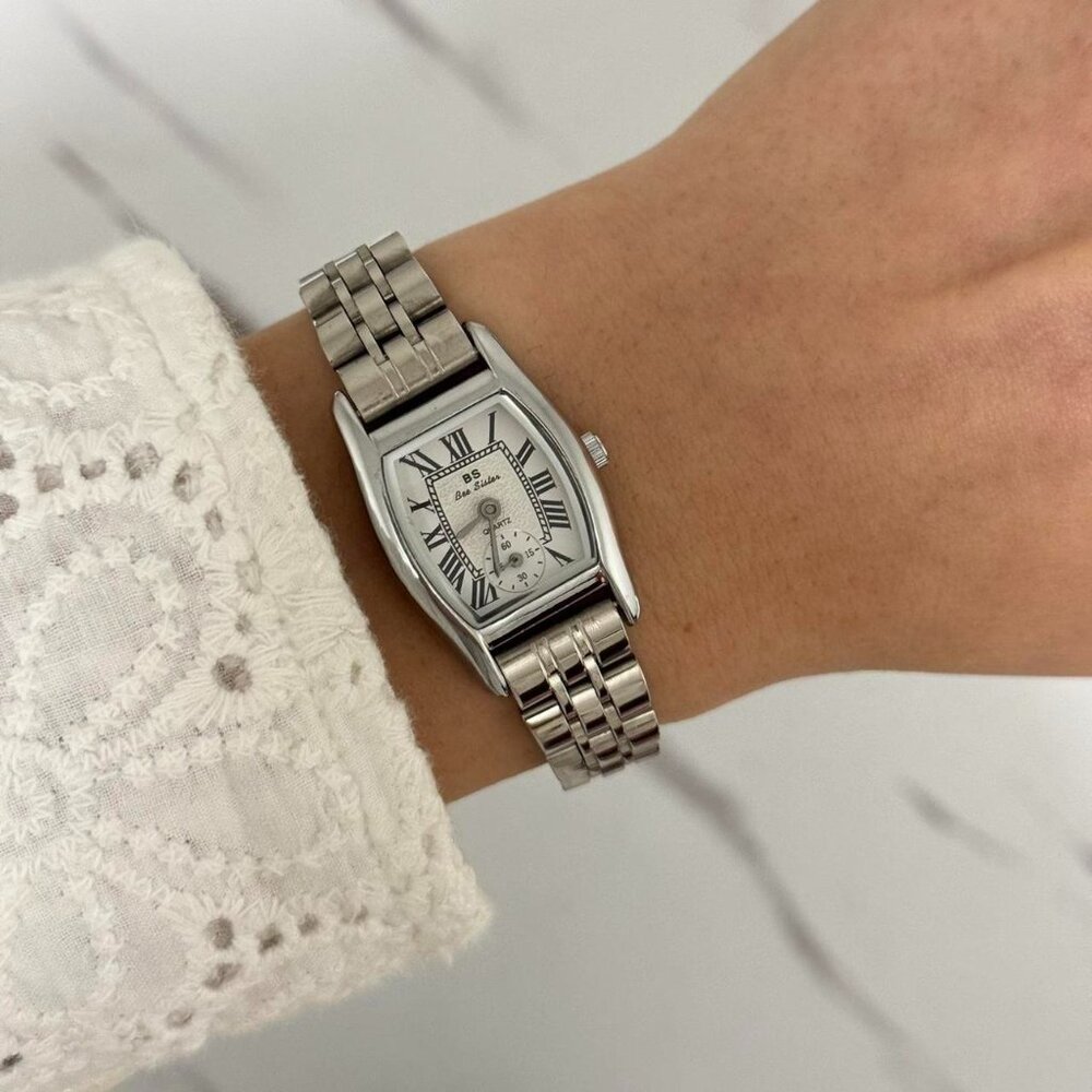 Sku:0309 vintage style silver mini watch + in a gift box‎ They fit any hand size